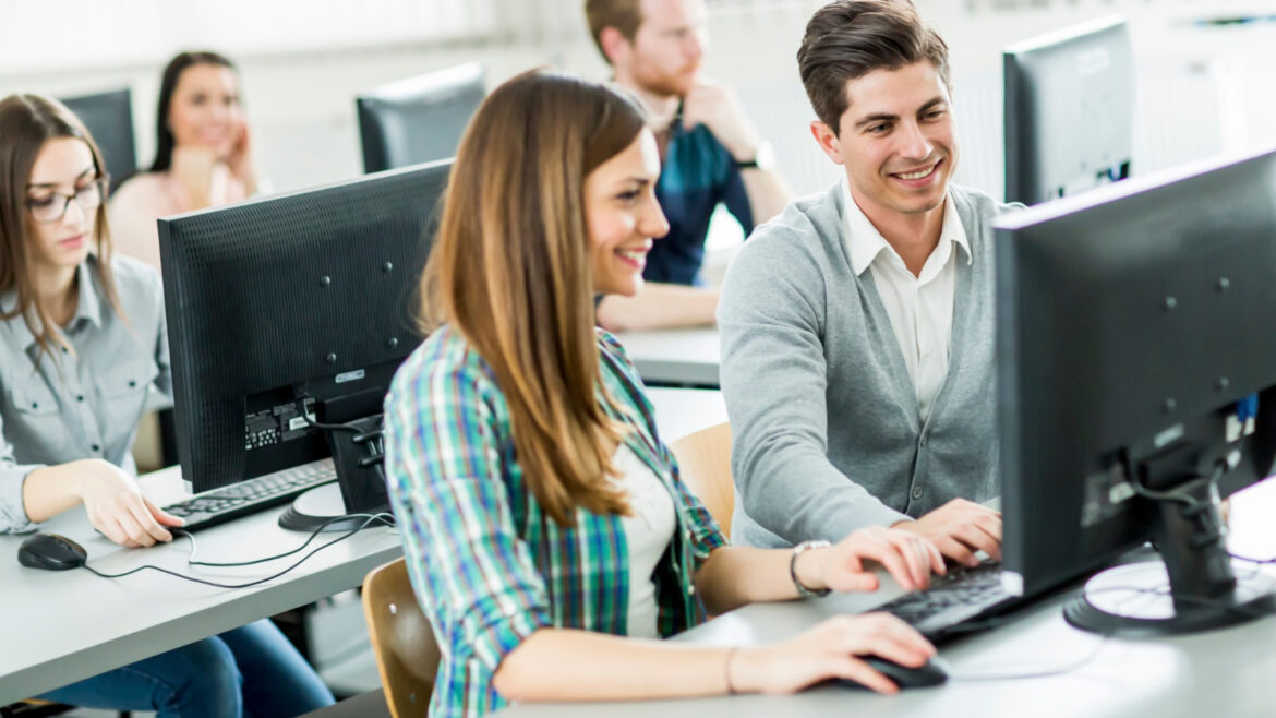 Comment réussir son admission en bachelor informatique ? Conseils et erreurs à éviter